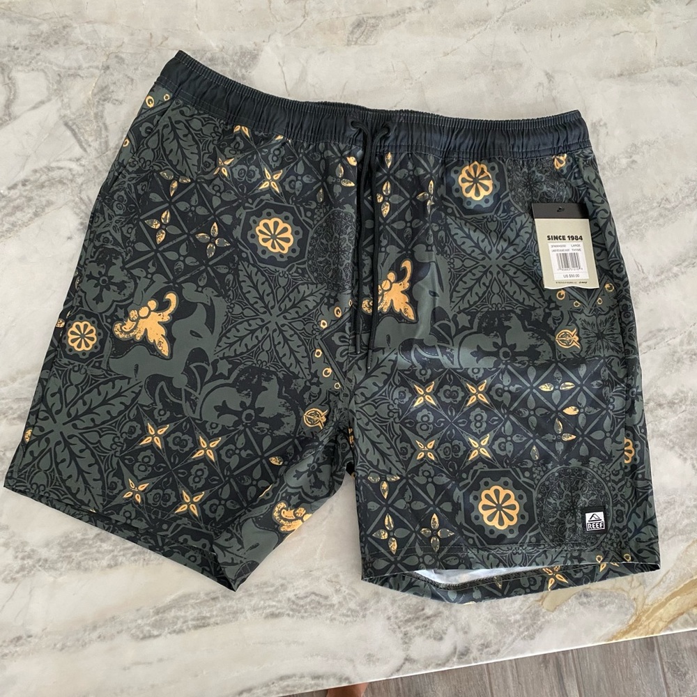 Reef swim trunks. Size L. NWT